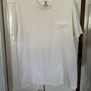 Men’s Hanes White Tee Shirt With Pocket Size Small